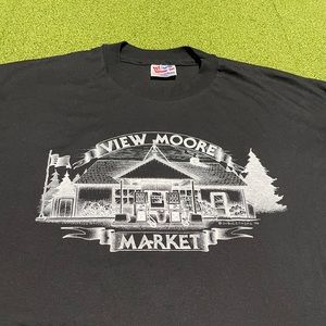 90’s View Moore Tee